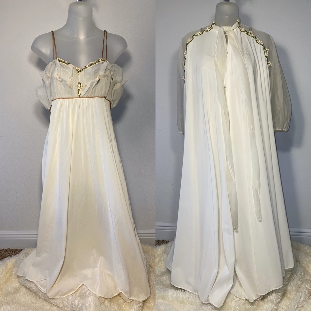 Eyeful by Ruth Flaum • Vintage Negligee